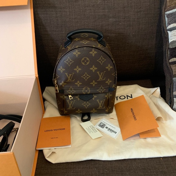 🔥SOLD🔥Lv Palm Spring Mini Backpack - Picture 10 of 11